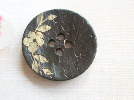 Taiiwanese Wooden Buttons.. aren't they beautiful?
